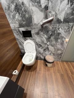 Meridian Apartments - 4