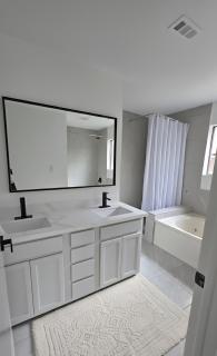 Weslynn's Minimalistic Stay - 2