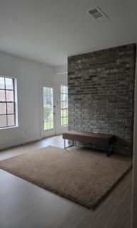 Weslynn's Minimalistic Stay - 1
