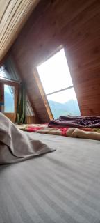 Skytouch cottage Lambri pass view - 1