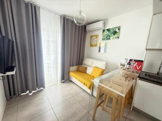 Bristol Sunset Beach PRIVATE apartment - 8