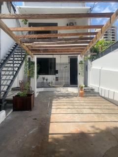 Quarto em casa arborizada - 0
