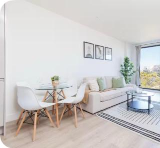 Modern Flat Canary Wharf, close to Central London - 6