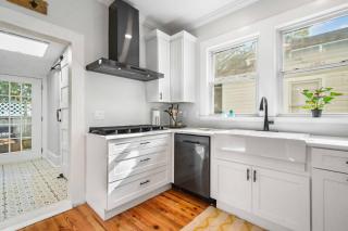 SaraCasa - First Floor House 2Br/1.5Bath - 1