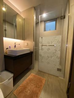 1 large elegant bedroom in Tillia - Empire City - 7