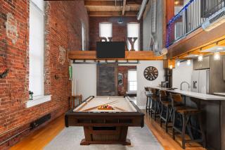 Two Story Penthouse - Walk to the Convention Ctr - 7