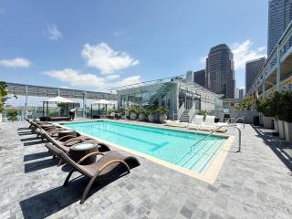 Sleek 1BR Loft in Luxury High-Rise - 103 - GL - 9