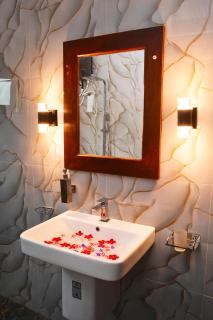 Pearl Cave Cabanas & Resturant - 5