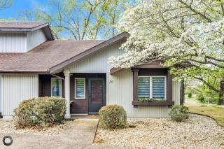 Modern 2BR Townhouse - Near Bike Trails & Golf - 0