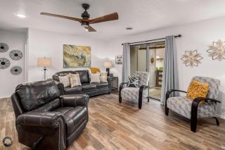 Modern 2BR Townhouse - Near Bike Trails & Golf - 5