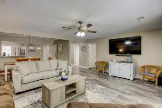 Luxury 3 BR Condo at 569 Queens Grant Updated kitchen and baths 2 Kings Queen Double Twin & Sleeper - 0