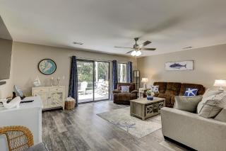 Luxury 3 BR Condo at 569 Queens Grant Updated kitchen and baths 2 Kings Queen Double Twin & Sleeper - 7