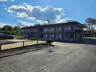 Plaza Inn Springfield - Springfield - 9