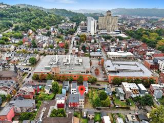 2 Bedroom 2 and a Half Bath Townhouse Stadium and Downtown Nearby - 0