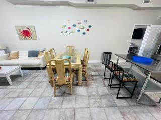 Pets welcome in a spacious 1 bedroom with a fenced in backyard and treadmill - 3
