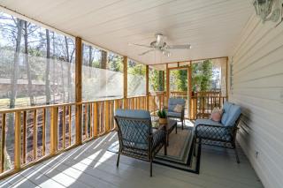 Decked Out Getaway Pine MTN Trail Pet Friendly - 0