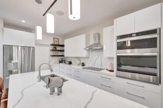 New 4BR Upscale Family Haven - 3