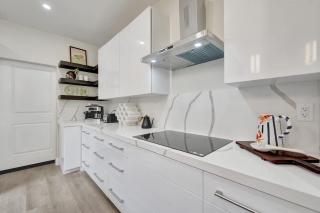 New 4BR Upscale Family Haven - 1