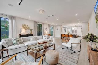 New 4BR Upscale Family Haven - 5