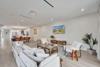 New 4BR Upscale Family Haven - 7