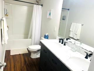 Charming home nestled in a tranquil cul-de-sac - 3