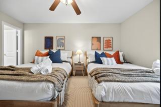 Walk to AT&T Stadium - Modern 2BR With Backyard - 7