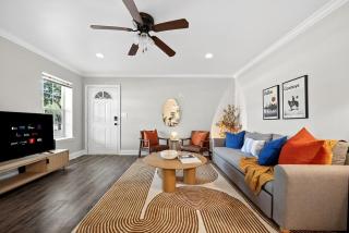 Walk to AT&T Stadium - Modern 2BR With Backyard - 2