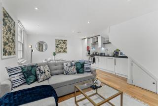 Stylish Roman Bath Apartments - Sleeps 12 - Bath - 0