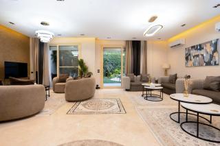 Luxury Villa Zayed Khan Family Stay - 2