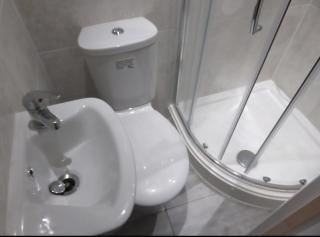 Room in Feltham, Heathrow, London - 3