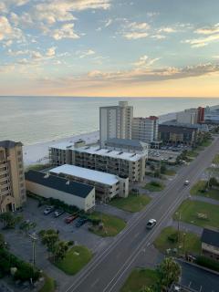 Autumn Retreat - Gulf Views - Steps to Surf - 7
