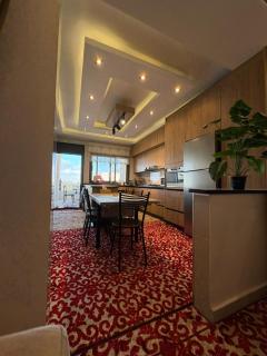 شقة عصرية 2025 غرف نوم 3 و مجلس فرش راقي جدا في الشميساني قرب المستشفى التخصصي - 1