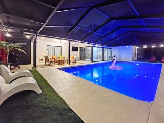 Serene Pool Oasis Tampa Vacation - 0