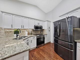 Serene Pool Oasis Tampa Vacation - 2