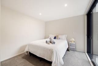 New 3BR with garage - Central Stay Near Christchurch Best - 1