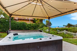 Ocean View Retreat Firepit & Spacious Yard - 7