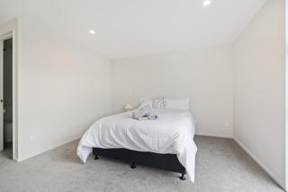 Modern 3 Bedroom Townhouse - Only 10min walk to Stadium - 8