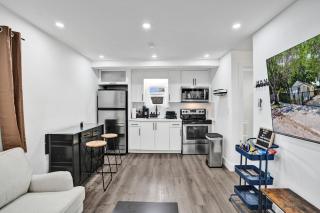 Heart of Miami Oasis, Modern, Steps from It All - Miami - 6