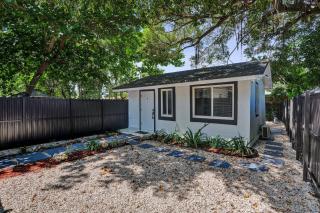 Heart of Miami Oasis, Modern, Steps from It All - 5