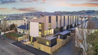 10min walk to Stadium - Modern 3BR with garage - 0