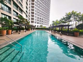 Ashley's Chamber at Soho Central across Shangrila Mall - Manila - 4