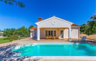 Nice Home In Peroj With Private Swimming Pool, Can Be Inside Or Outside - 2