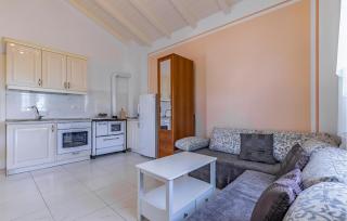 Nice Home In Peroj With Private Swimming Pool, Can Be Inside Or Outside - 6