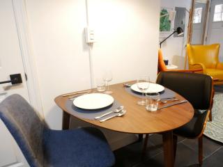 10 Minute walk to Light Rail - 4