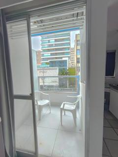 Lindo Studio ao Lado do Farol da Barra - Cozinha, Ar, Smart TV, Camareira, Psicina - 3