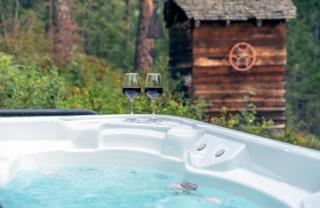 Dog Friendly, Year Round, Creekside Cabin, Hot Tub, 6 Acres - 6
