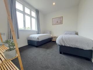 Tainui Charm - Fully Renovated, 3 Bedrooms - 3
