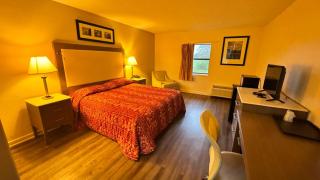 Country Host Inn - 5