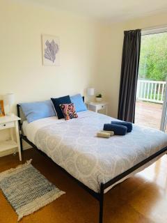 Phillip Island Central Cowes Pet Friendly Wifi Linen Towels Included Beach House - 5
