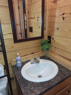 Cozy Cabin near Dove Ridge Winery and Lake Weatherford - 1